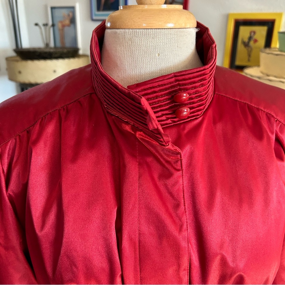 SOLD SOLD Vintage 1940s Style Coat Trench Red Satiny Raincoat Belted L XL - Picture 4 of 9